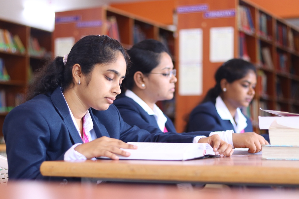 AVS College of Arts and Science
